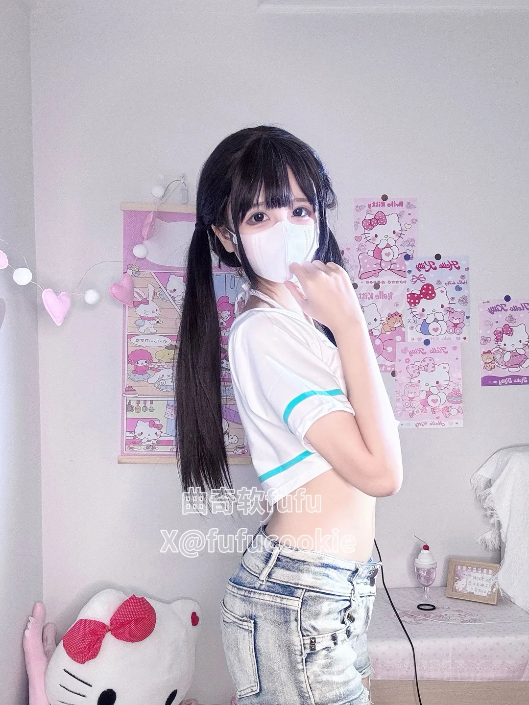 曲奇软fufu - No.004 短T牛仔裤 [53P,2V-119MB]